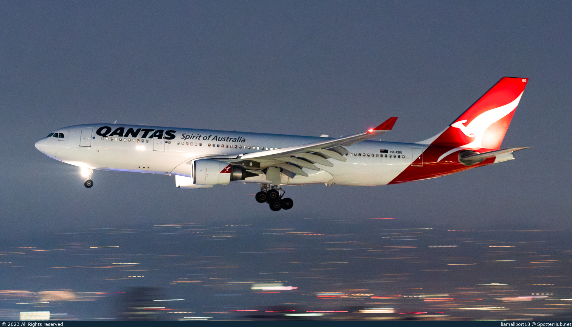 Photo of VH-EBQ - Airbus A330-202 operated by Qantas