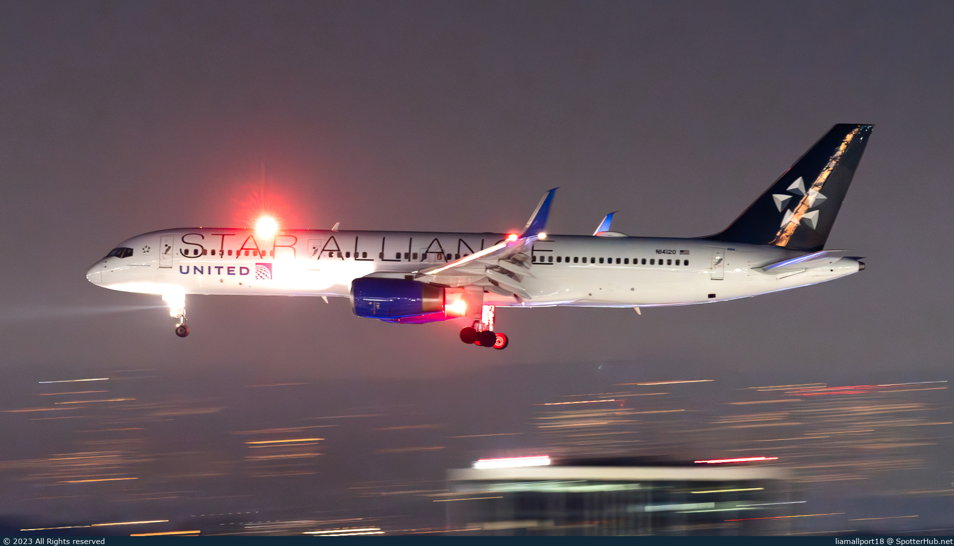 Photo of N14120 - Boeing 757-224 operated by United Airlines