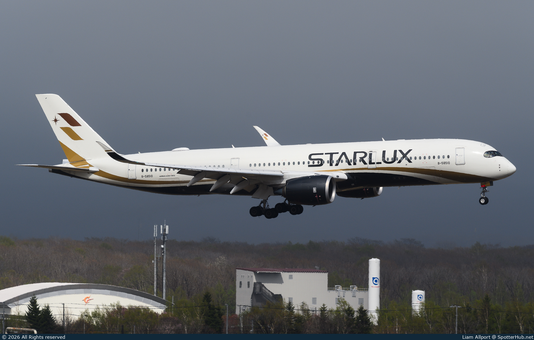 Photo of B-58510 - Airbus A350-941 operated by Starlux