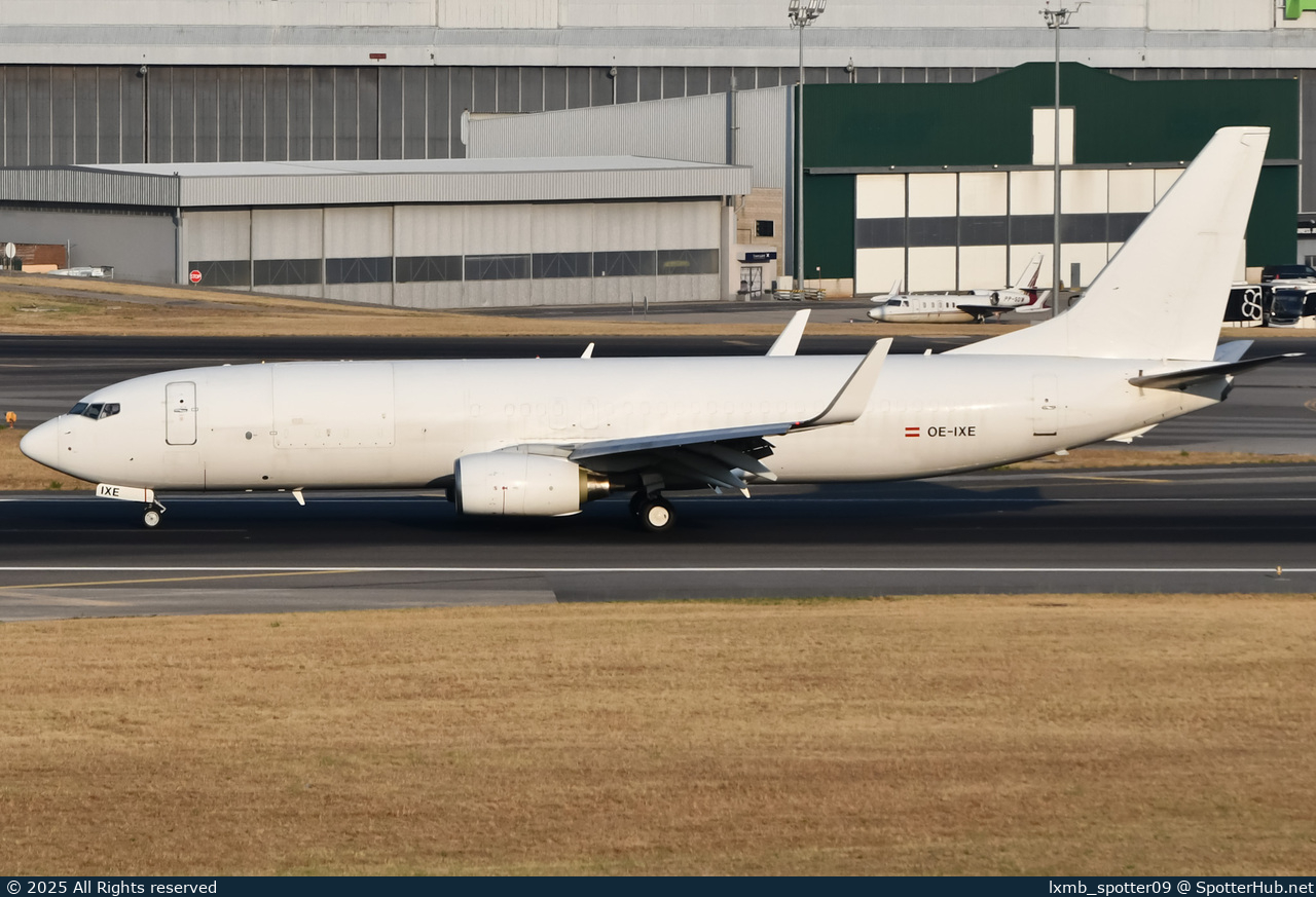 Photo of OE-IXE - Boeing 737-8AS(BCF) operated by ASL Airlines Belgium