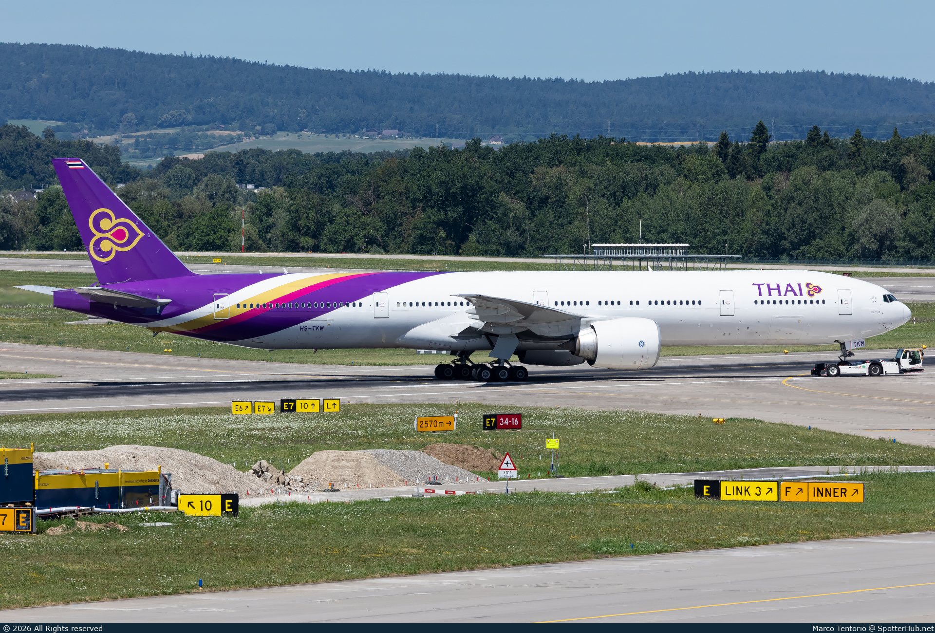 Photo of HS-TKM - Boeing 777-3AL(ER) operated by Thai Airways International