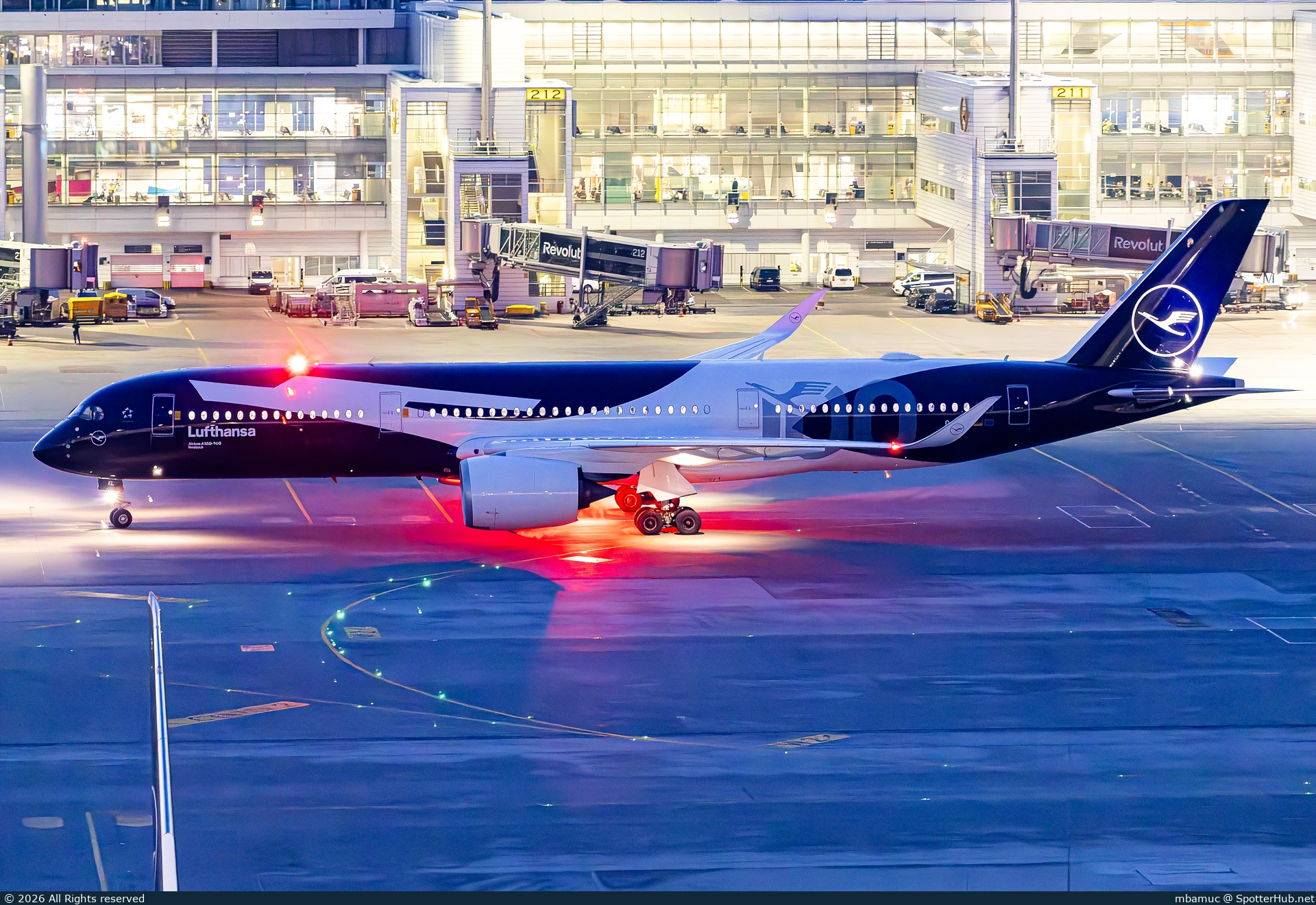 Photo of D-AIXL - Airbus A350-941 operated by Lufthansa