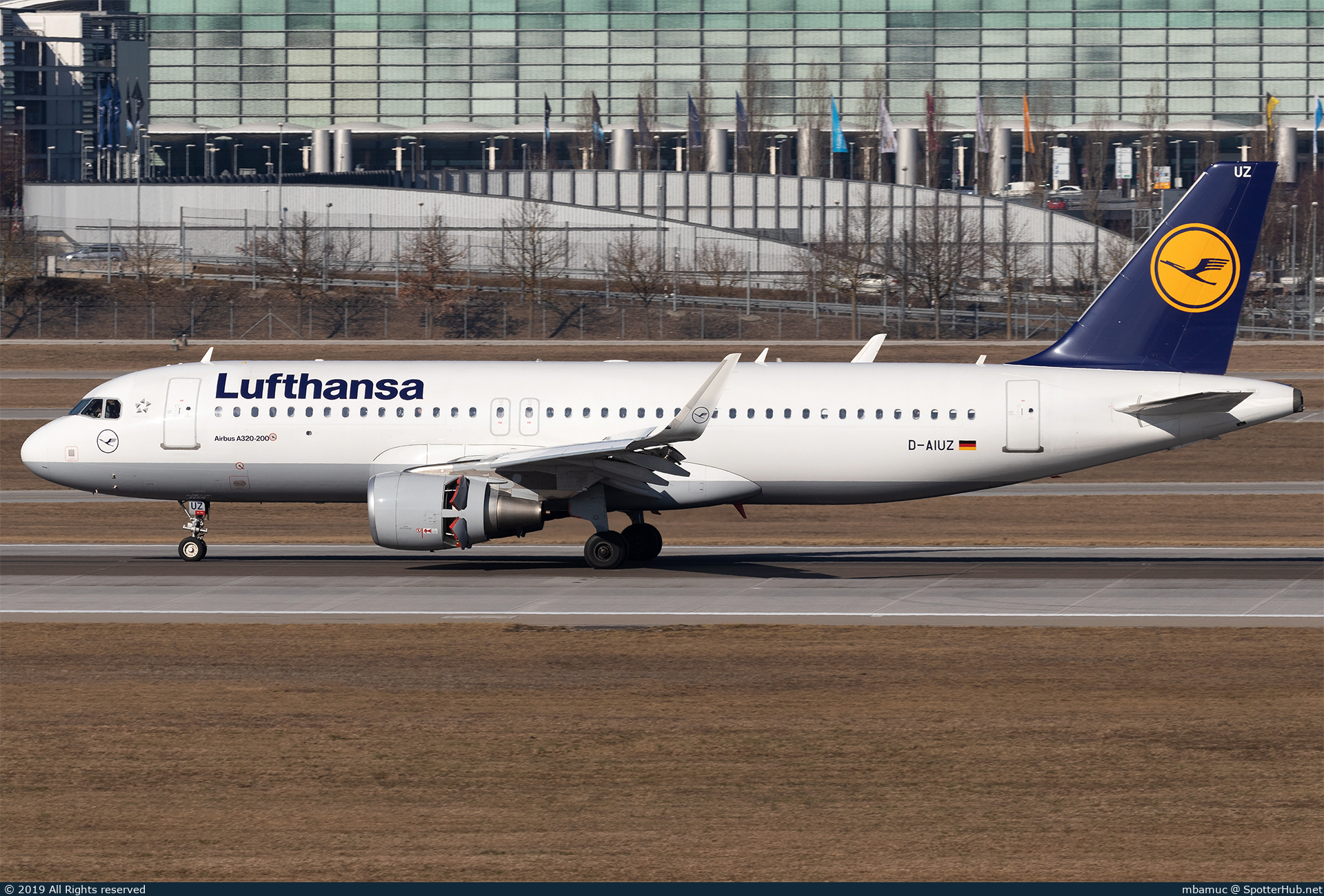 Photo of D-AIUZ - Airbus A320-214 operated by Lufthansa