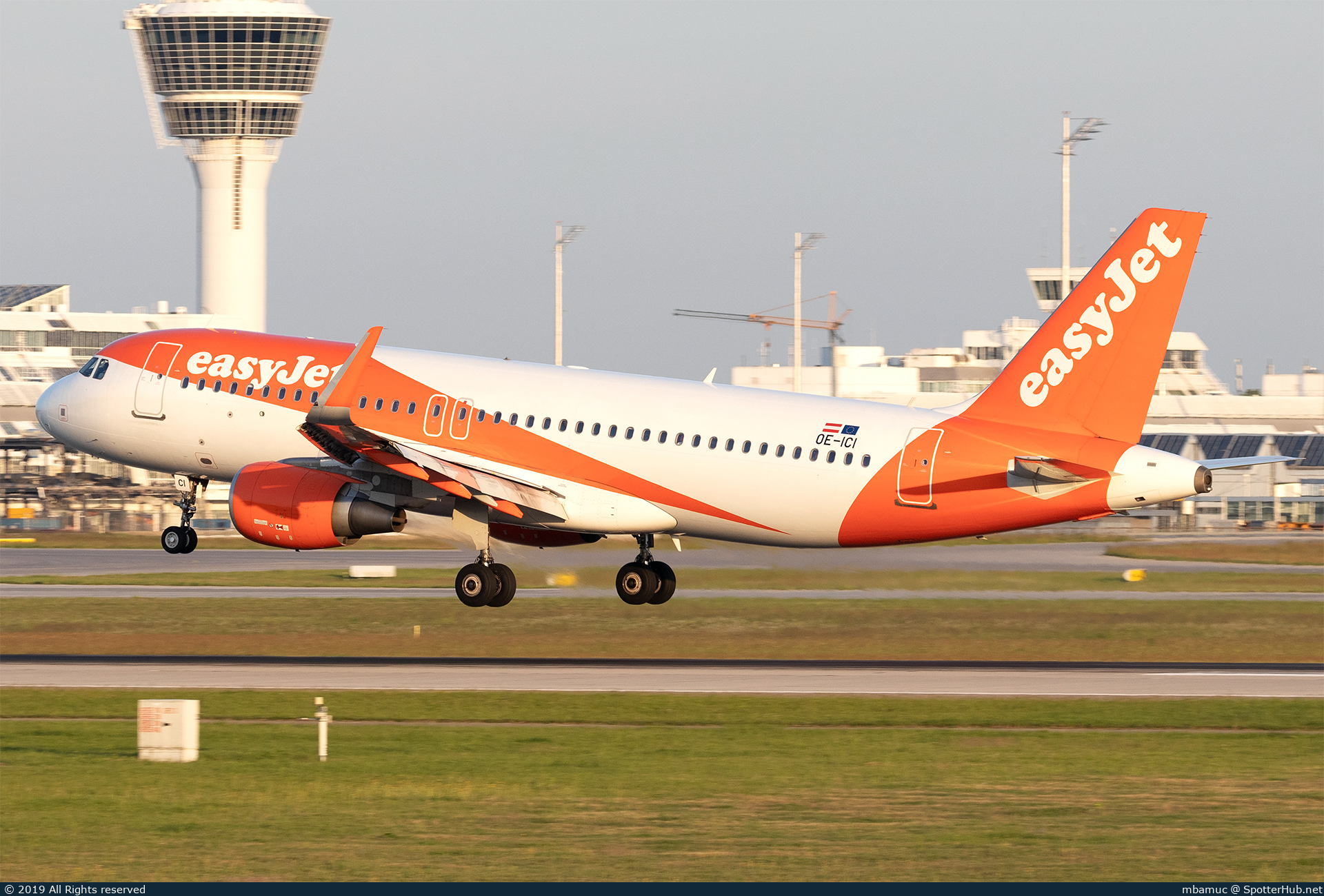 Photo of OE-ICI - Airbus A320-214 operated by easyJet Europe