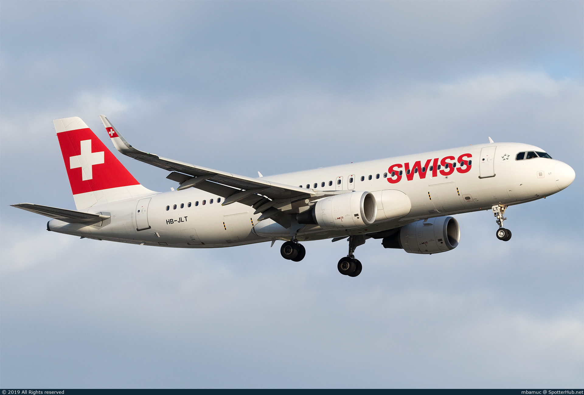 Photo of HB-JLT - Airbus A320-214 operated by Swiss International Air Lines