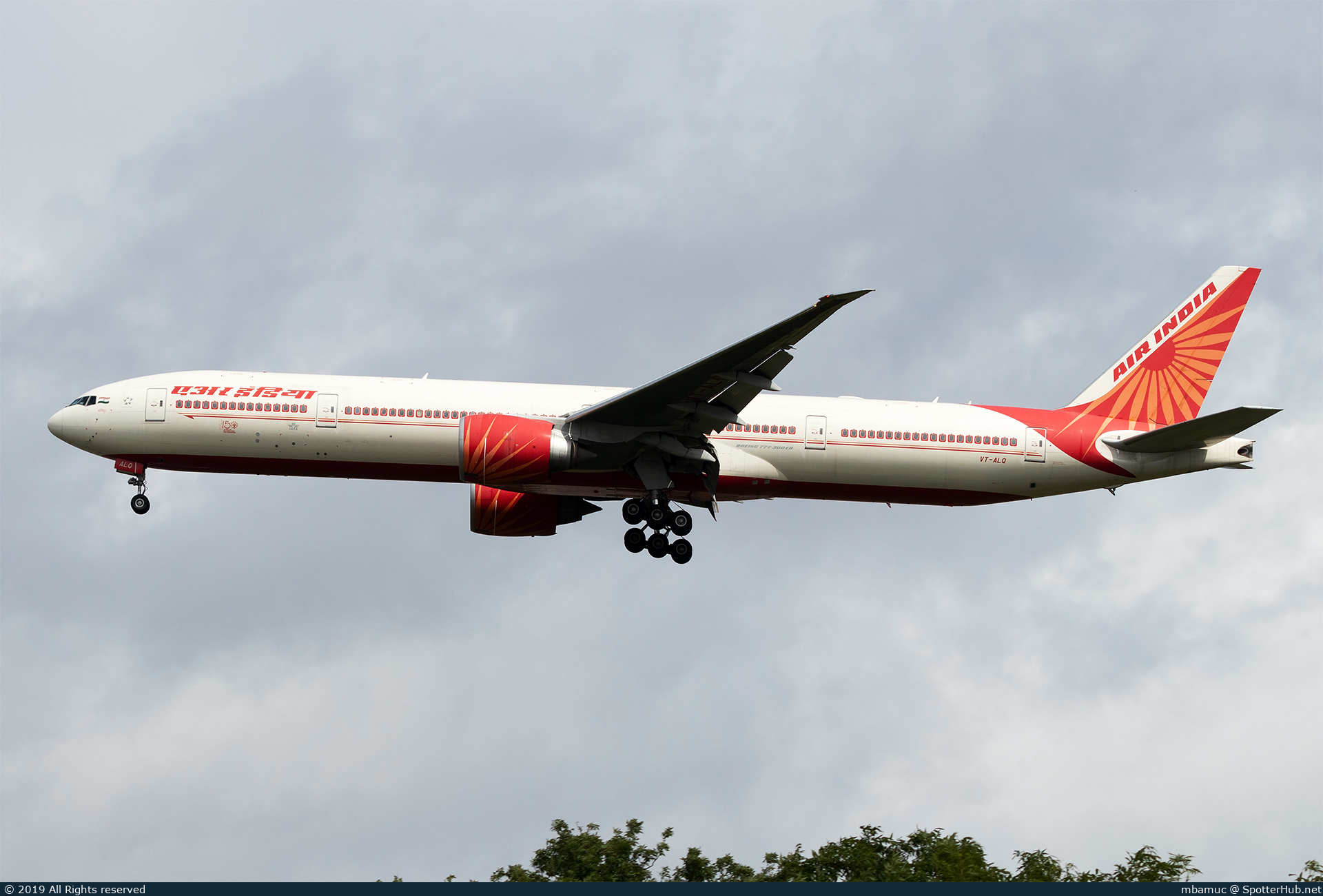 Photo of VT-ALQ - Boeing 777-337(ER) operated by Air India