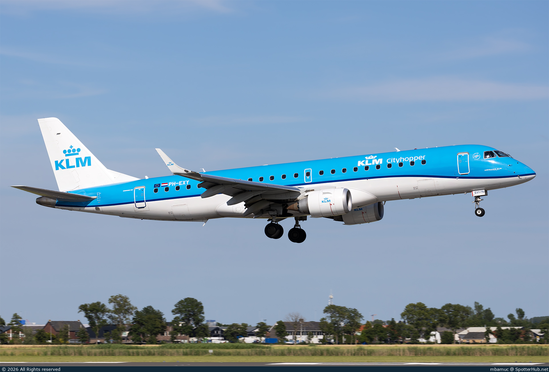 Photo of PH-EXY - Embraer ERJ-190STD operated by KLM Cityhopper