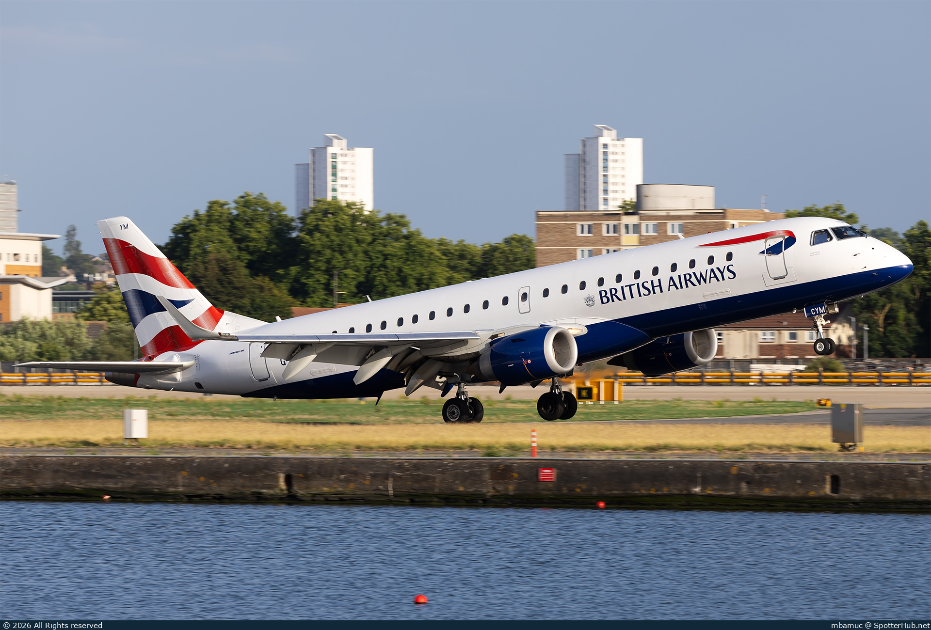 Photo of G-LCYM - Embraer ERJ-190LR operated by BA CityFlyer