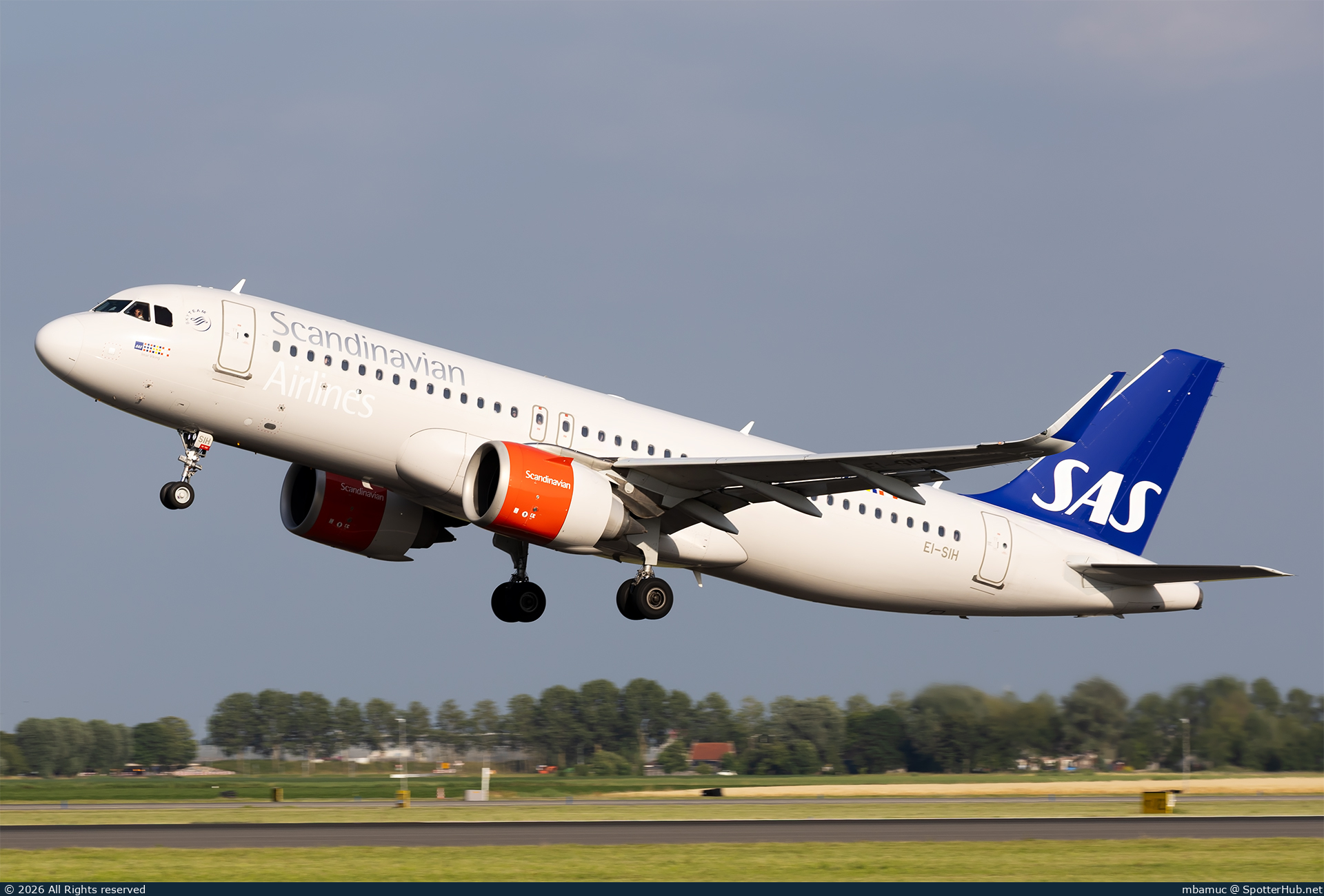Photo of EI-SIH - Airbus A320-251N operated by SAS Connect