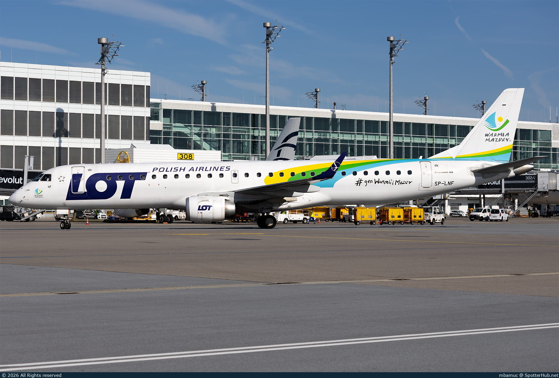 Photo of SP-LNF - Embraer ERJ-195LR operated by LOT Polish Airlines