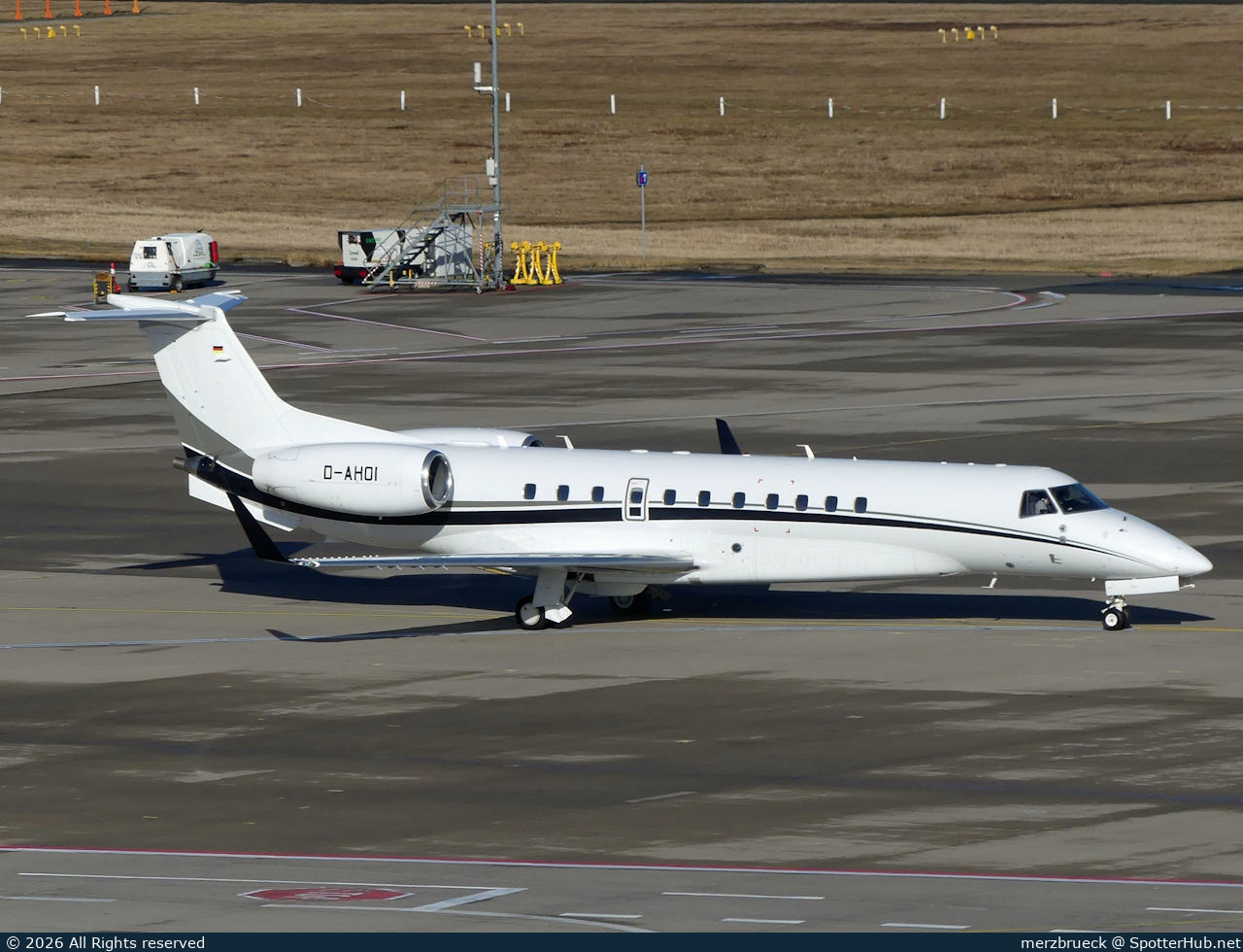 Photo of D-AHOI - Embraer Legacy 650 operated by VistaJet Germany