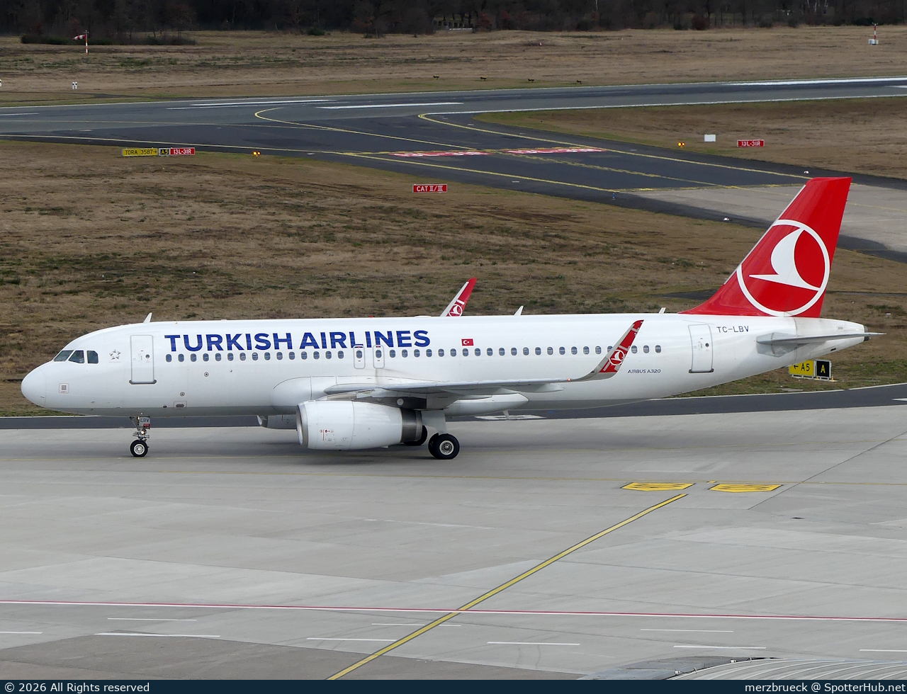 Photo of TC-LBV - Airbus A320-232 operated by Turkish Airlines