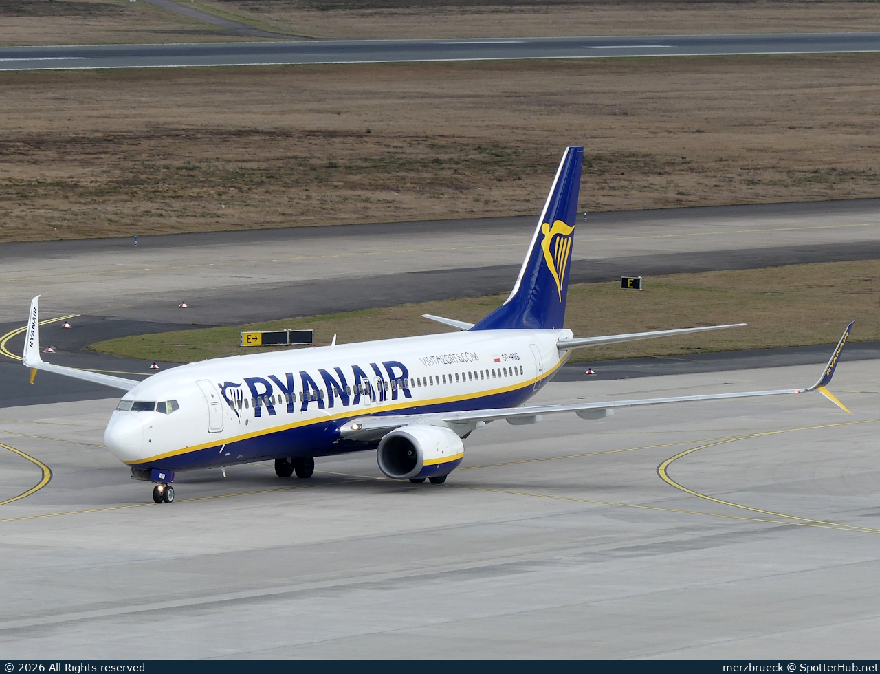 Photo of SP-RNB - Boeing 737-8AS operated by Ryanair (opb Buzz)