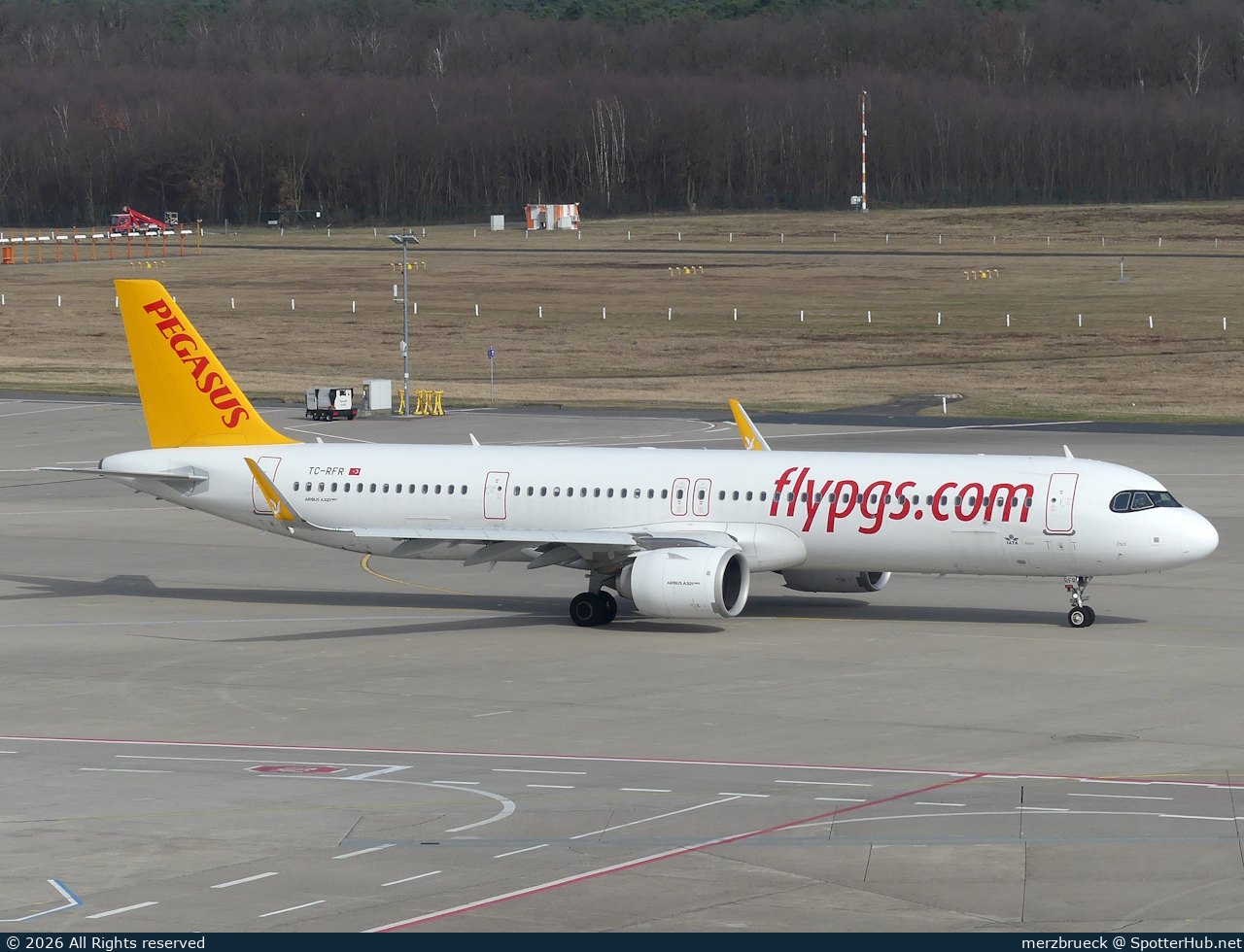 Photo of TC-RFR - Airbus A321-251NX operated by Pegasus Airlines