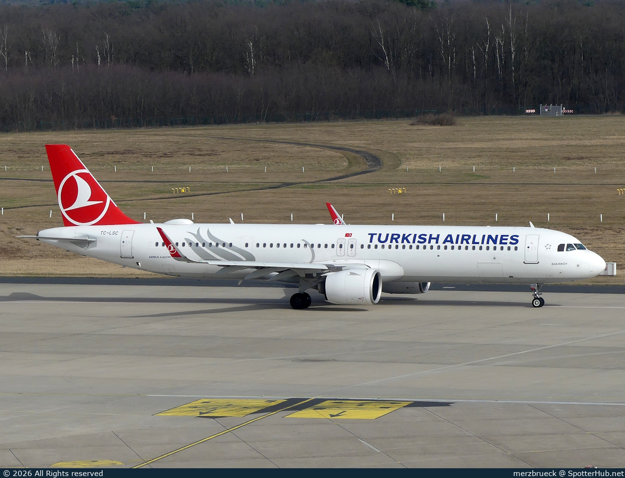 Photo of TC-LSC - Airbus A321-271NX operated by Turkish Airlines