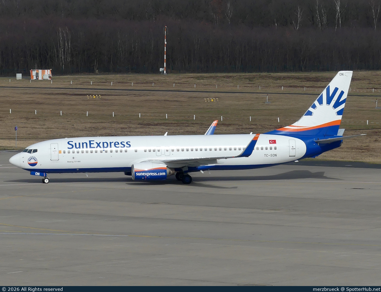 Photo of TC-SON - Boeing 737-86J operated by SunExpress