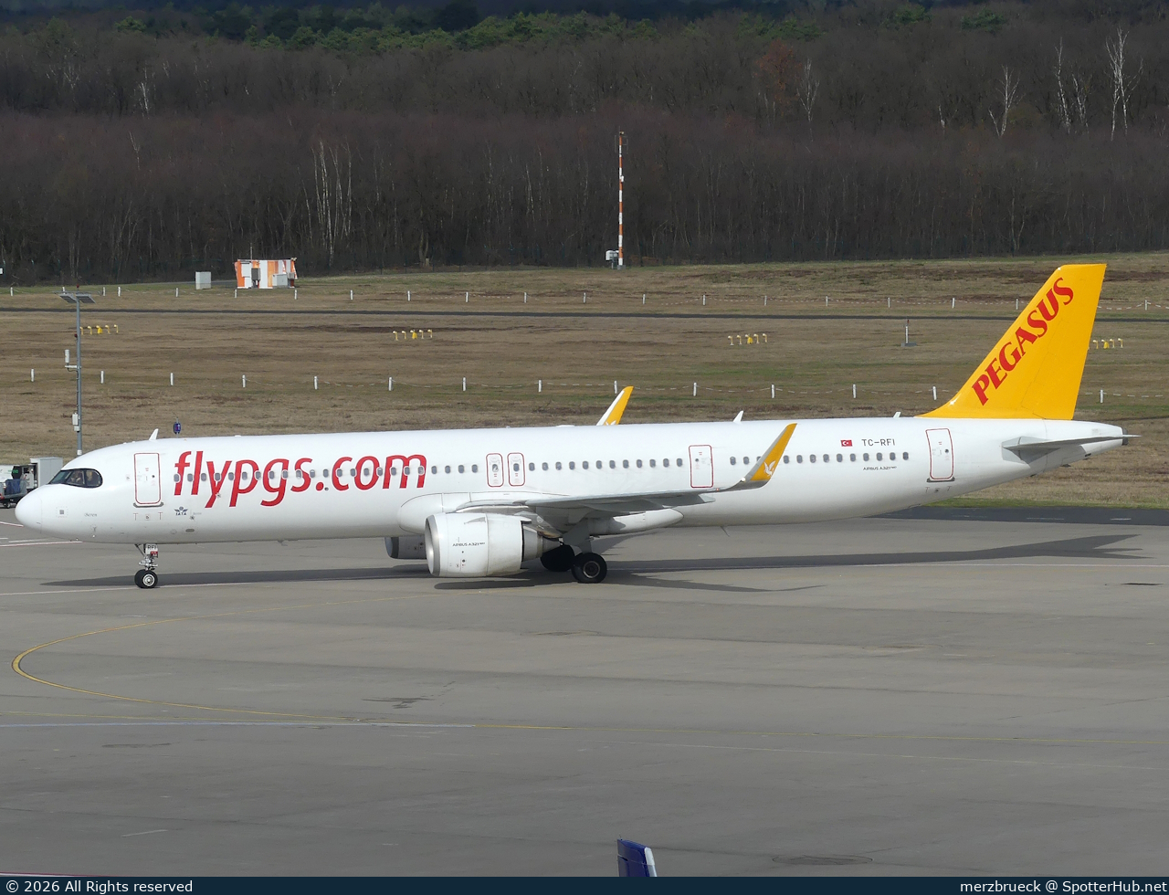 Photo of TC-RFI - Airbus A321-251NX operated by Pegasus Airlines