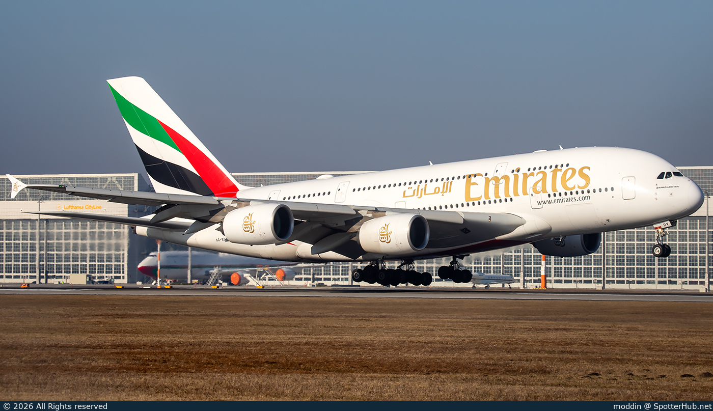 Photo of A6-EDV - Airbus A380-861 operated by Emirates