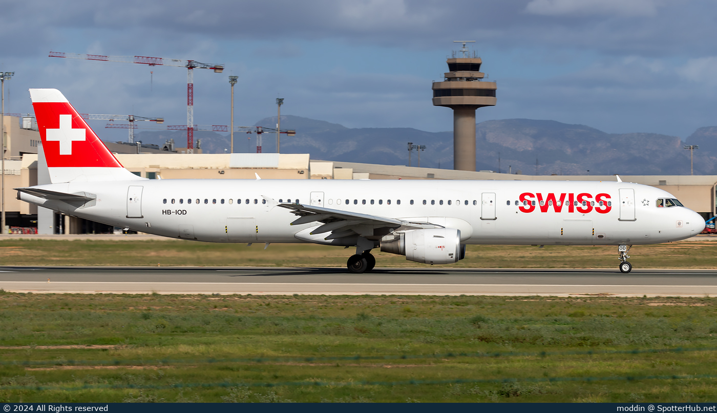Photo of HB-IOD - Airbus A321-111 operated by Swiss International Air Lines