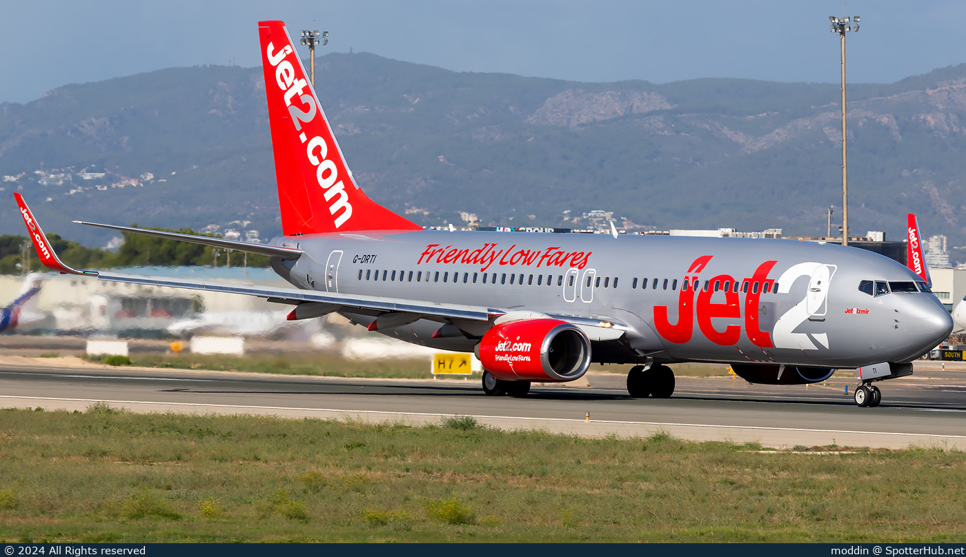 Photo of G-DRTI - Boeing 737-8FH operated by Jet2