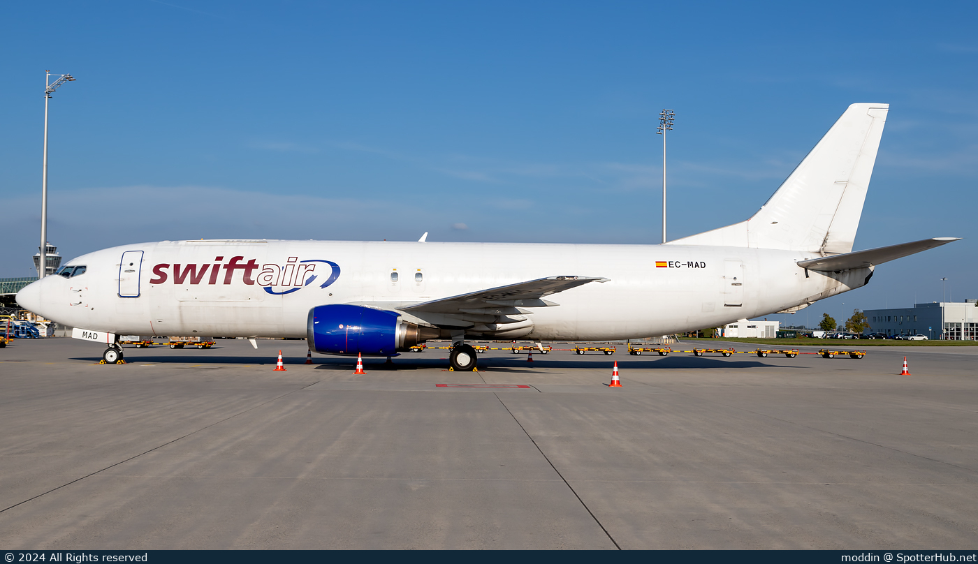 Photo of EC-MAD - Boeing 737-4Y0(SF) operated by Swiftair