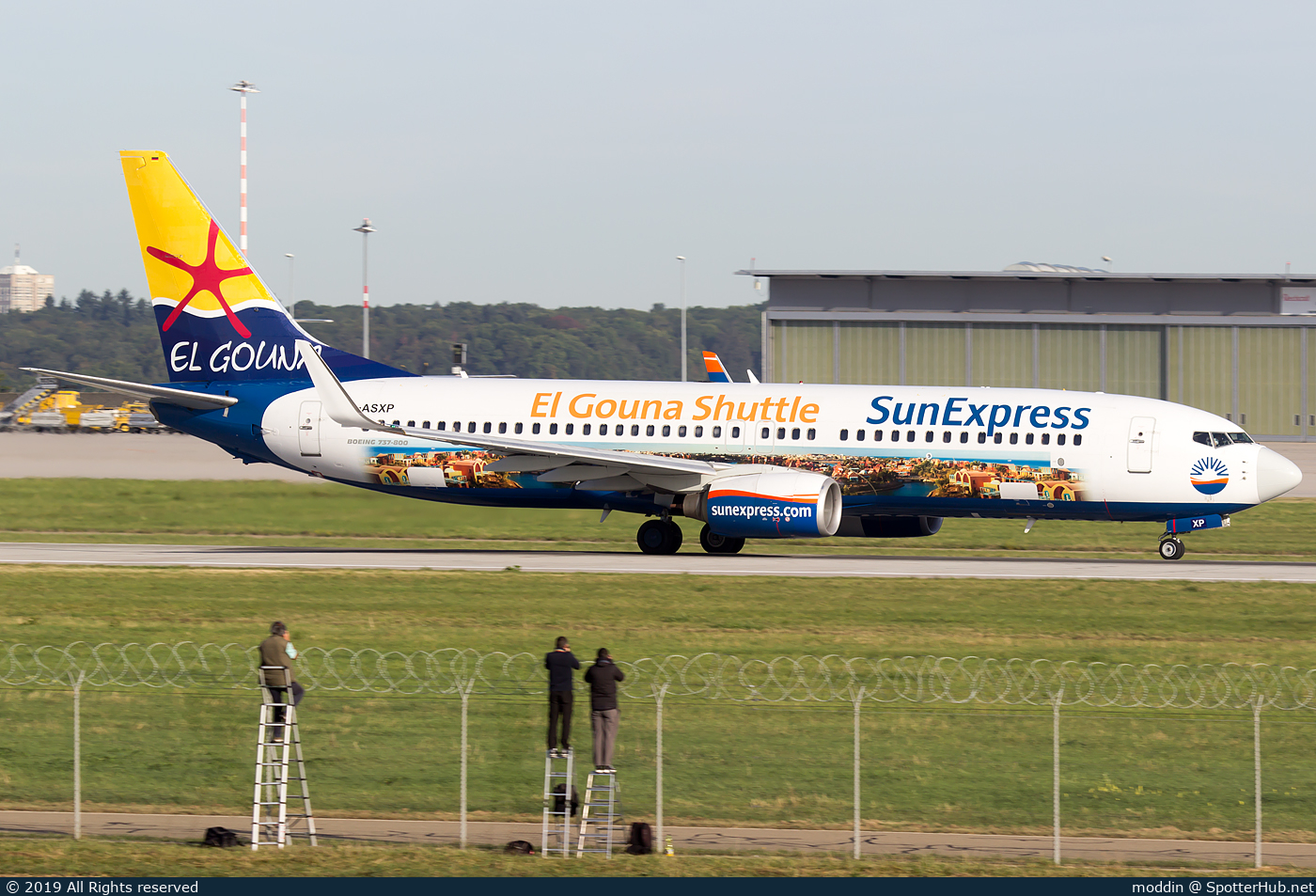 Photo of D-ASXP - Boeing 737-8HX operated by SunExpress Germany