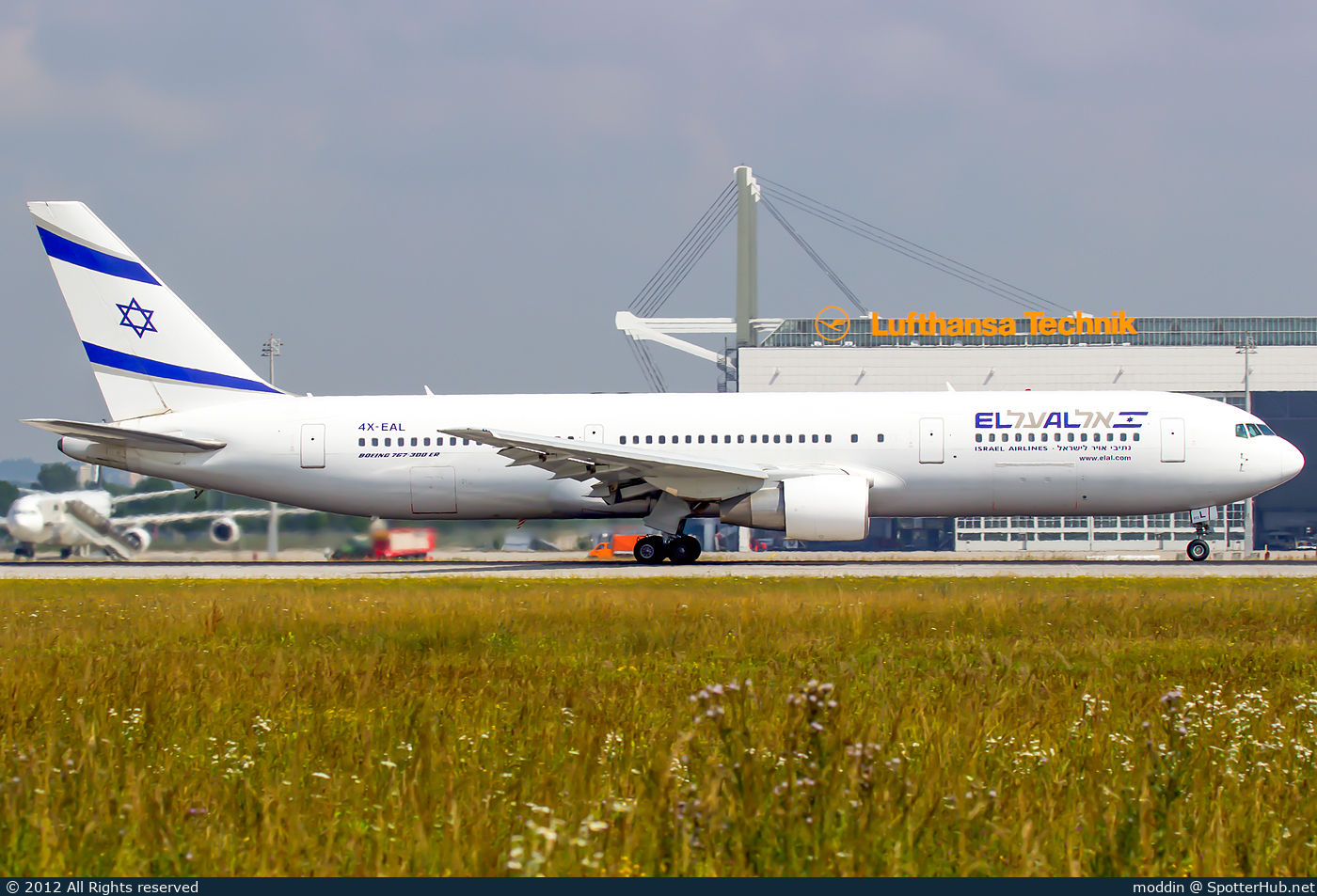 Photo of 4X-EAL - Boeing 767-33A(ER) operated by El Al Israel Airlines