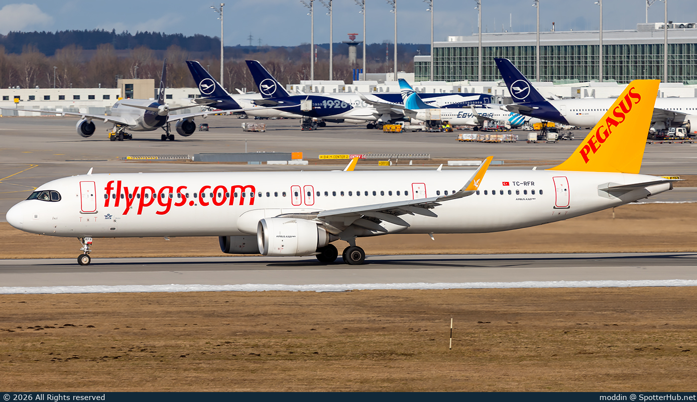 Photo of TC-RFR - Airbus A321-251NX operated by Pegasus Airlines