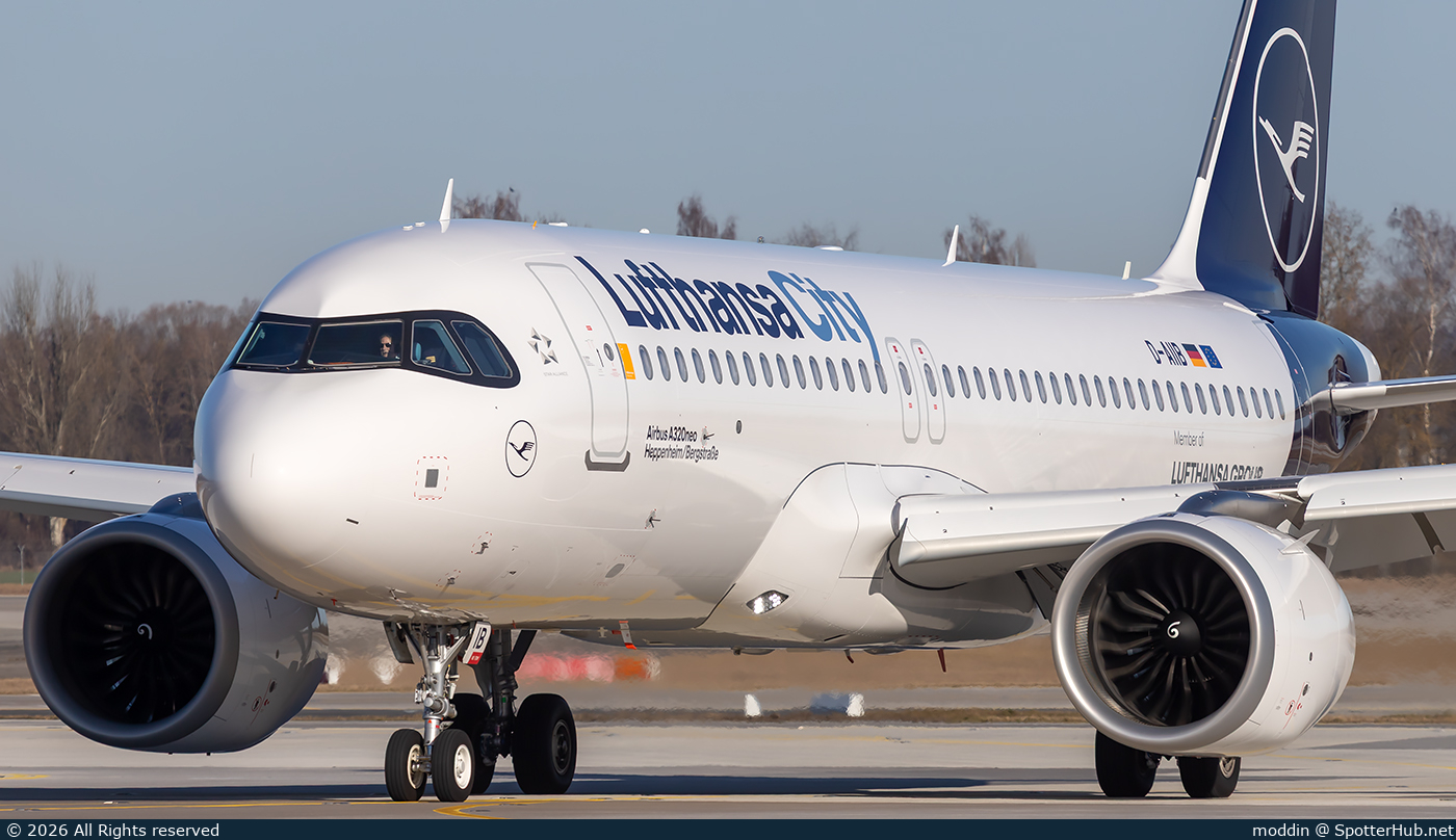 Photo of D-AIIB - Airbus A320-251N operated by Lufthansa City Airlines