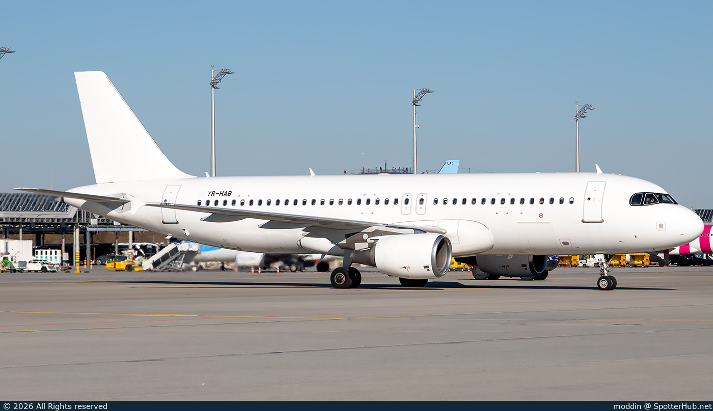 Photo of YR-HAB - Airbus A320-216 operated by Hello Jets