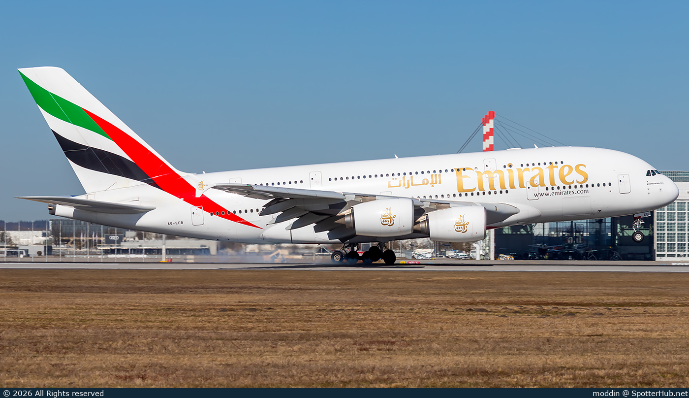 Photo of A6-EEB - Airbus A380-861 operated by Emirates