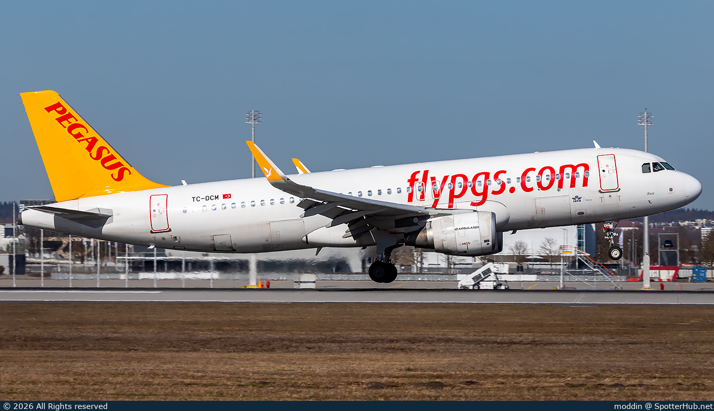 Photo of TC-DCM - Airbus A320-214 operated by Pegasus Airlines