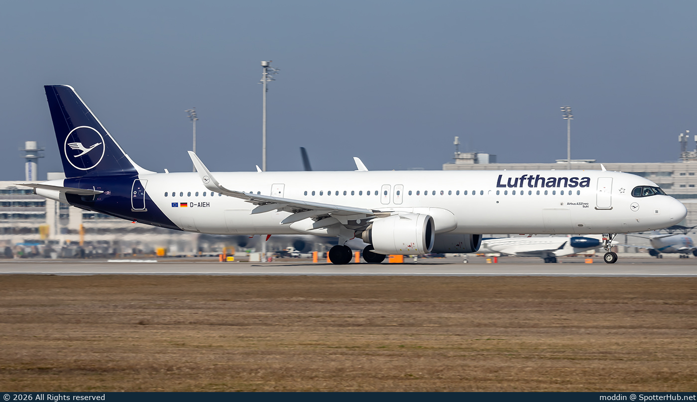 Photo of D-AIEH - Airbus A321-271NX operated by Lufthansa
