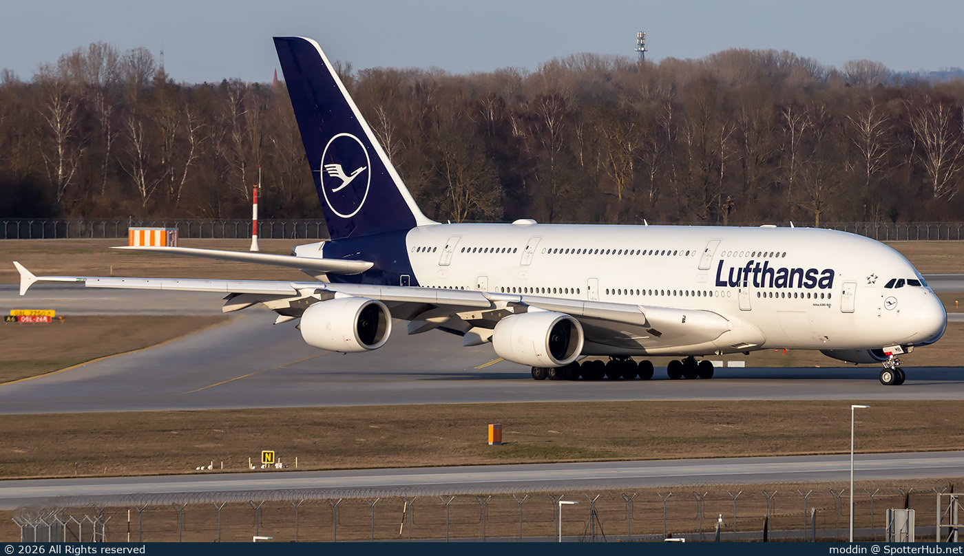 Photo of D-AIMB - Airbus A380-841 operated by Lufthansa