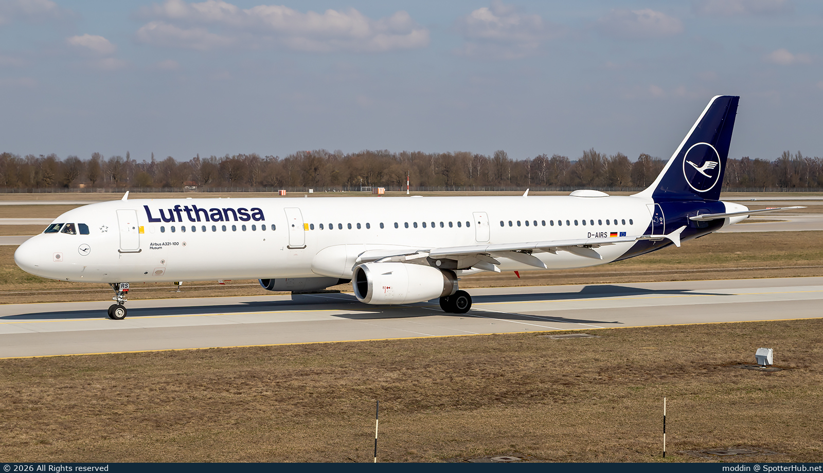 Photo of D-AIRS - Airbus A321-131 operated by Lufthansa