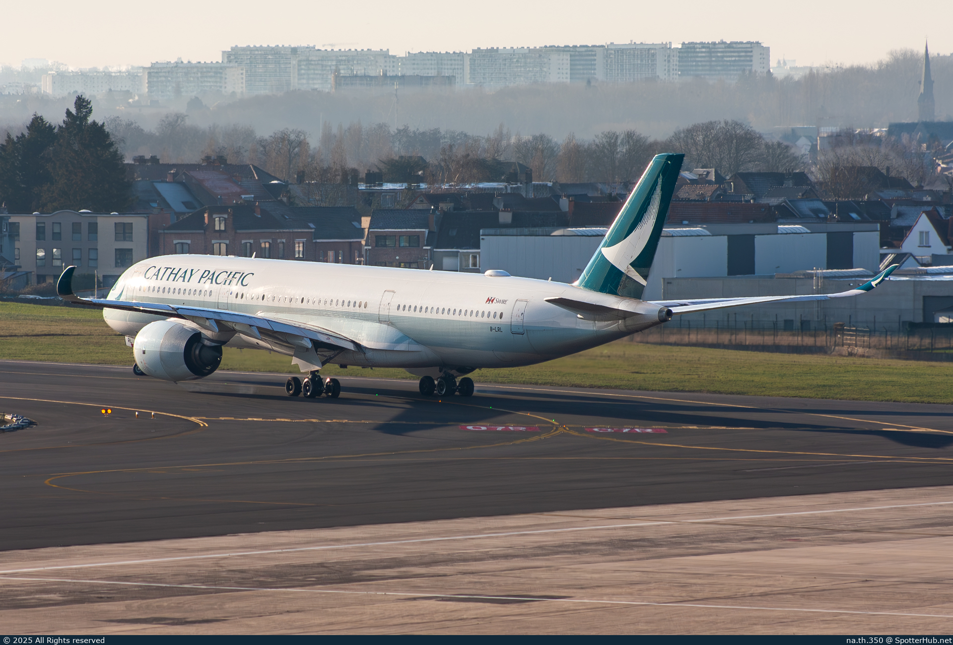 Photo of B-LRL - Airbus A350-941 operated by Cathay Pacific Airways