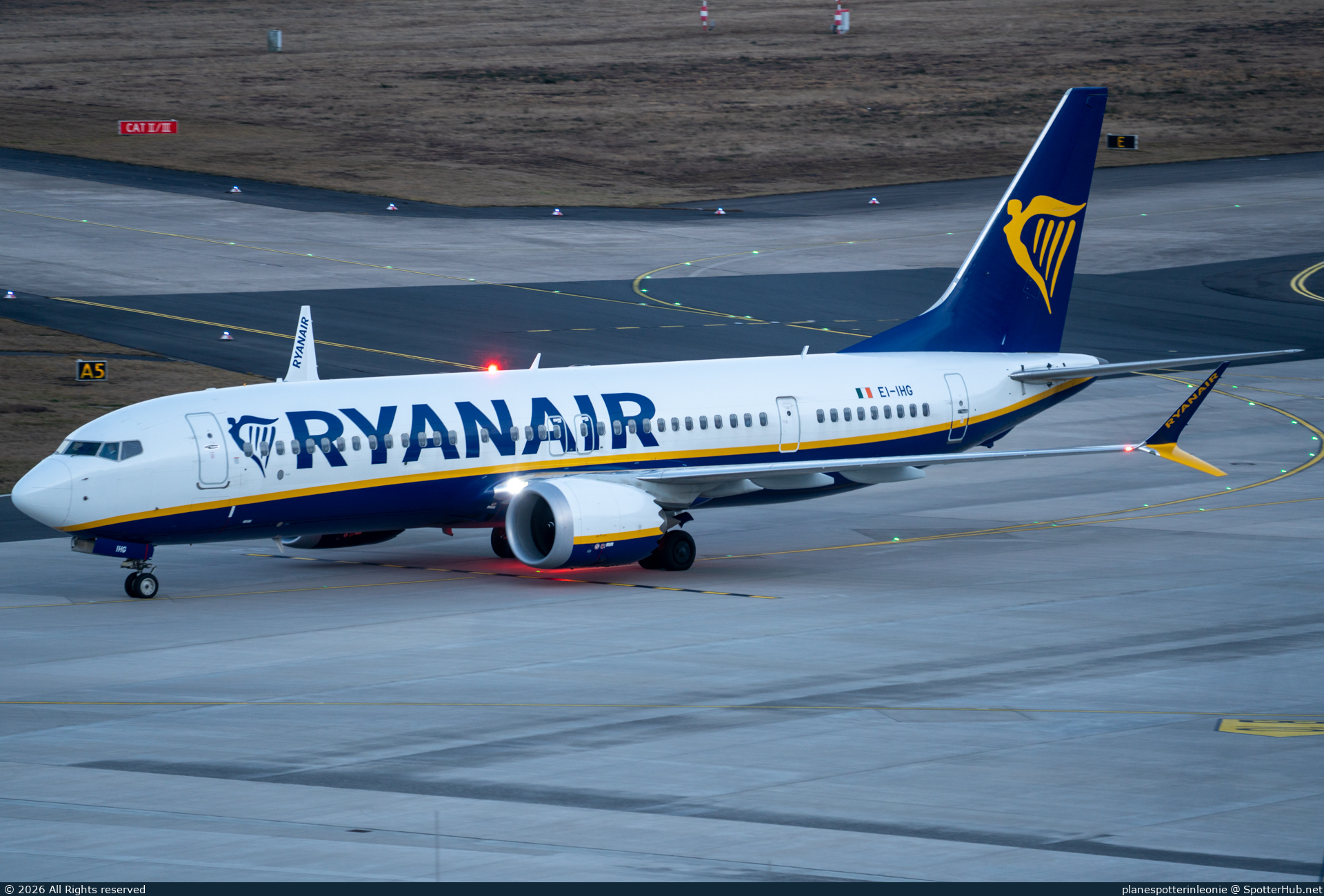 Photo of EI-IHG - Boeing 737 MAX 8-200 operated by Ryanair