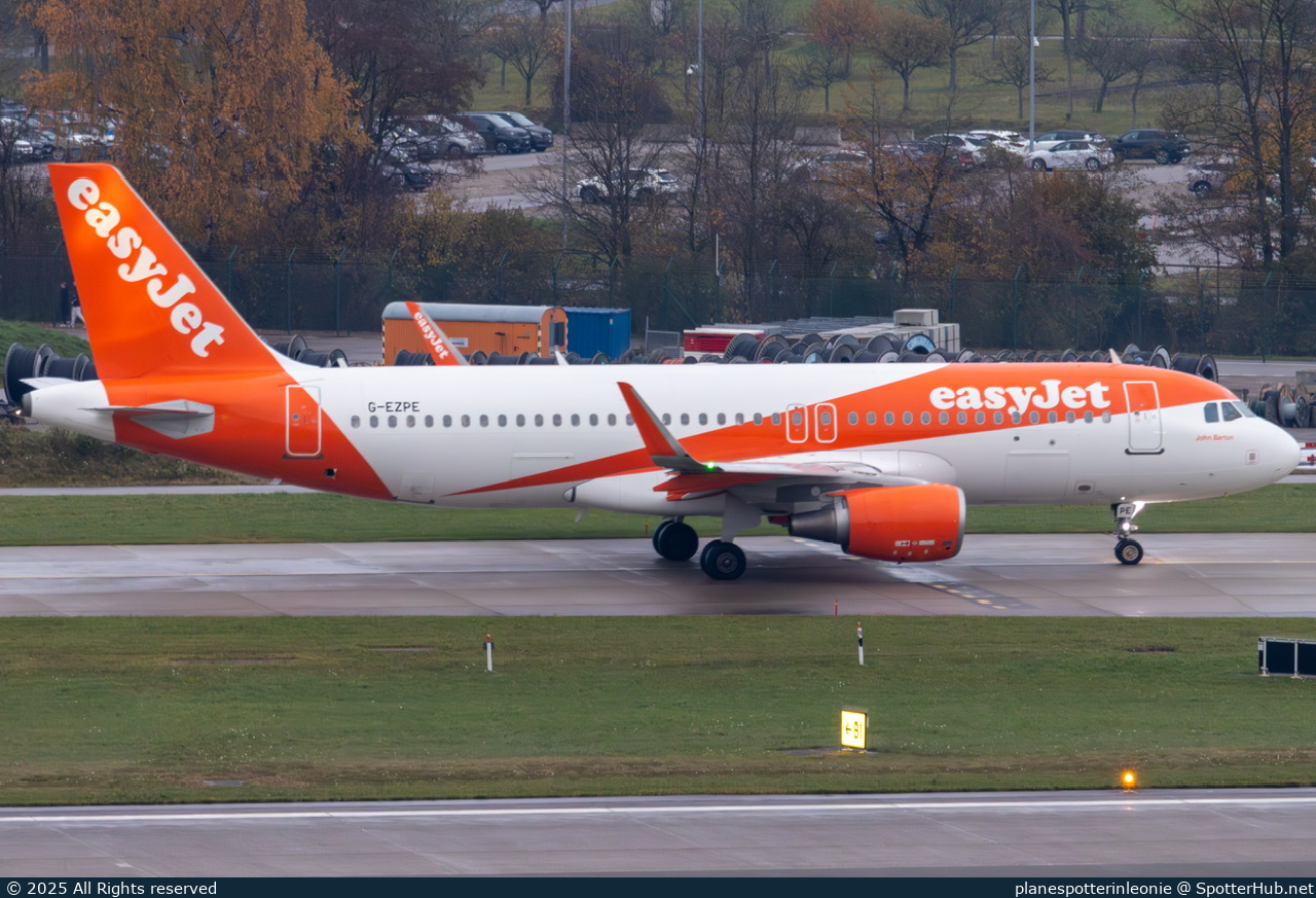 Photo of G-EZPE - Airbus A320-214 operated by easyJet