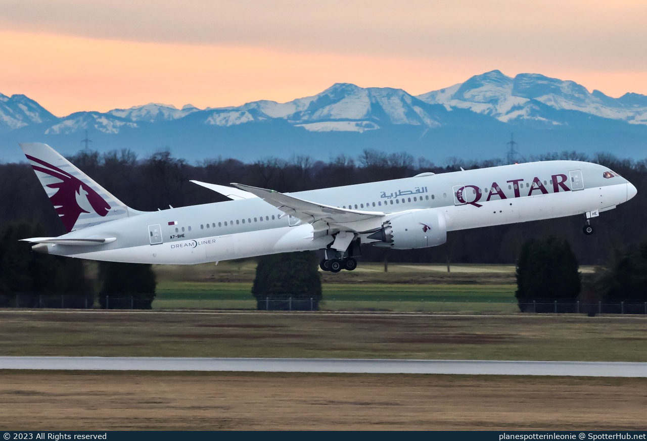 Photo of A7-BHE - Boeing 787-9 Dreamliner operated by Qatar Airways