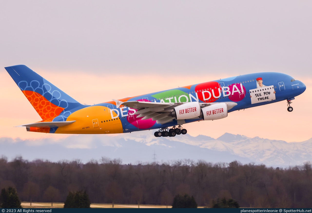 Photo of A6-EES - Airbus A380-861 operated by Emirates