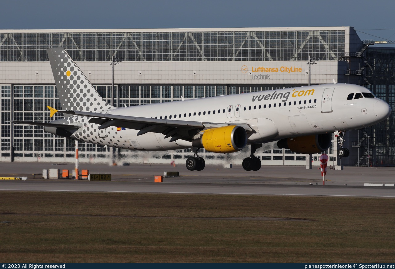 Photo of EC-LOB - Airbus A320-214 operated by Vueling