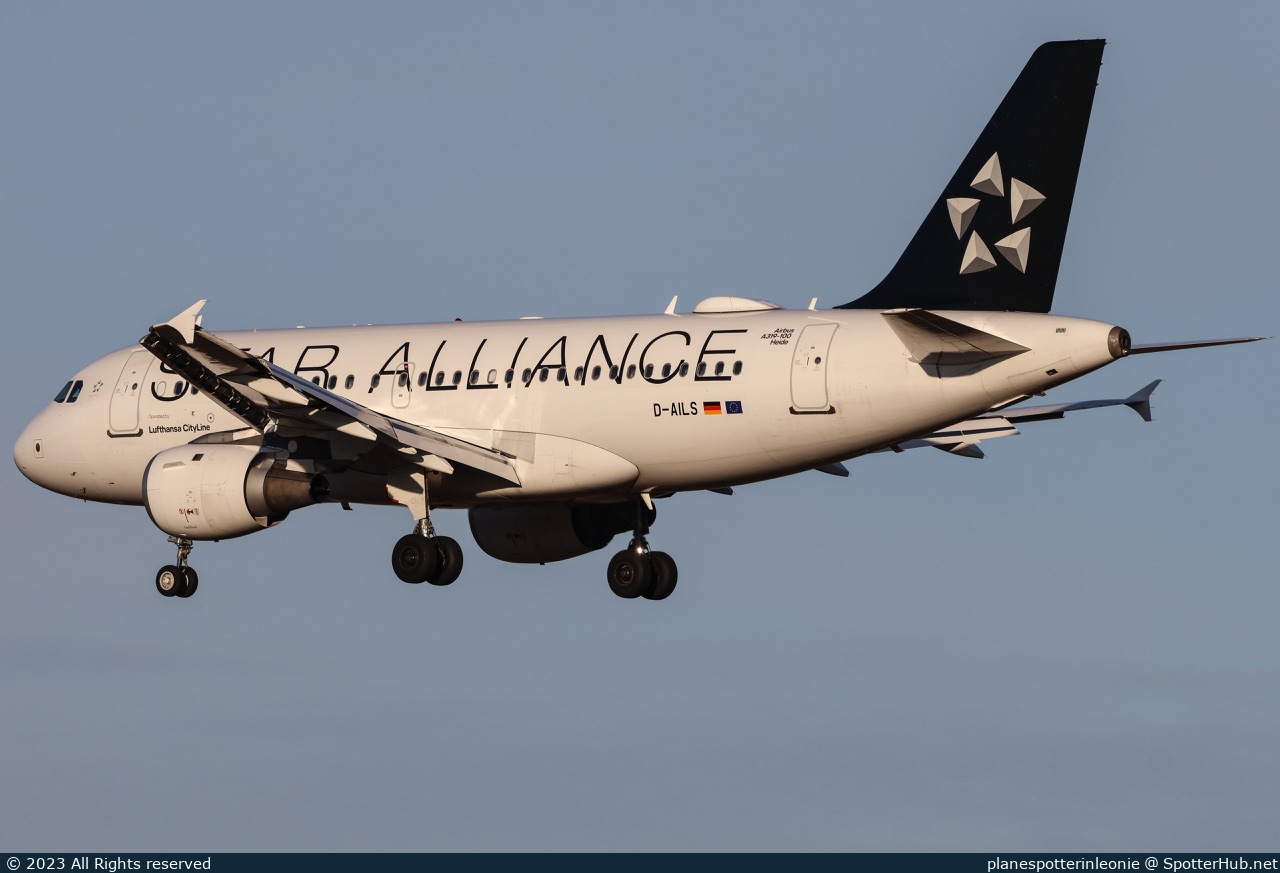 Photo of D-AILS - Airbus A319-114 operated by Lufthansa CityLine