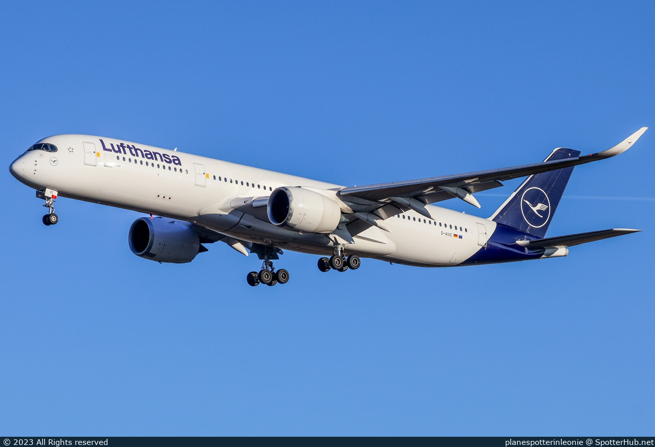 Photo of D-AIVC - Airbus A350-941 operated by Lufthansa