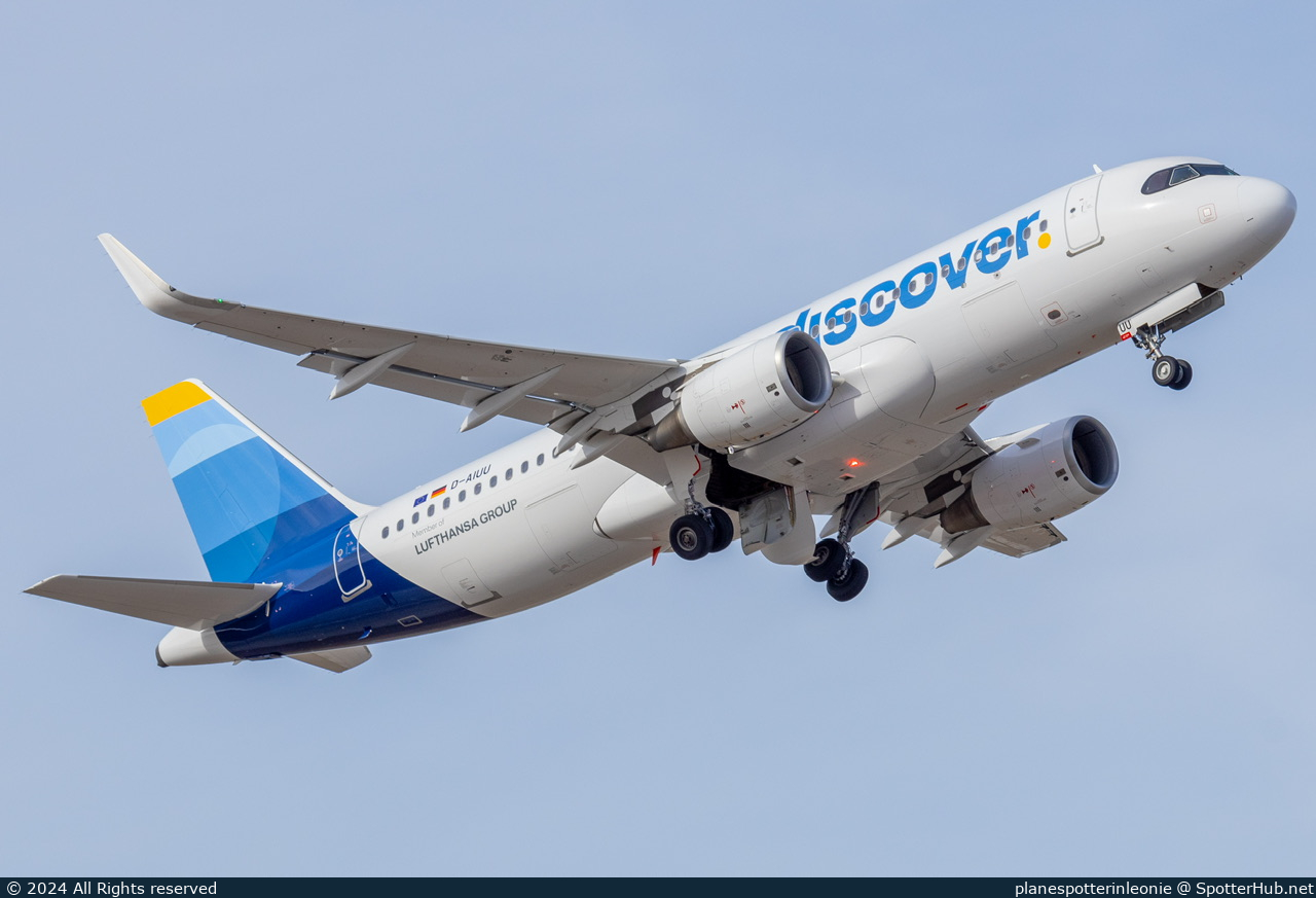 Photo of D-AIUU - Airbus A320-214 operated by Discover Airlines