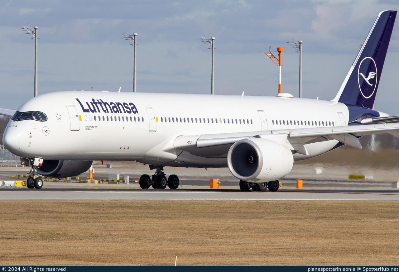 Photo of D-AIVB - Airbus A350-941 operated by Lufthansa