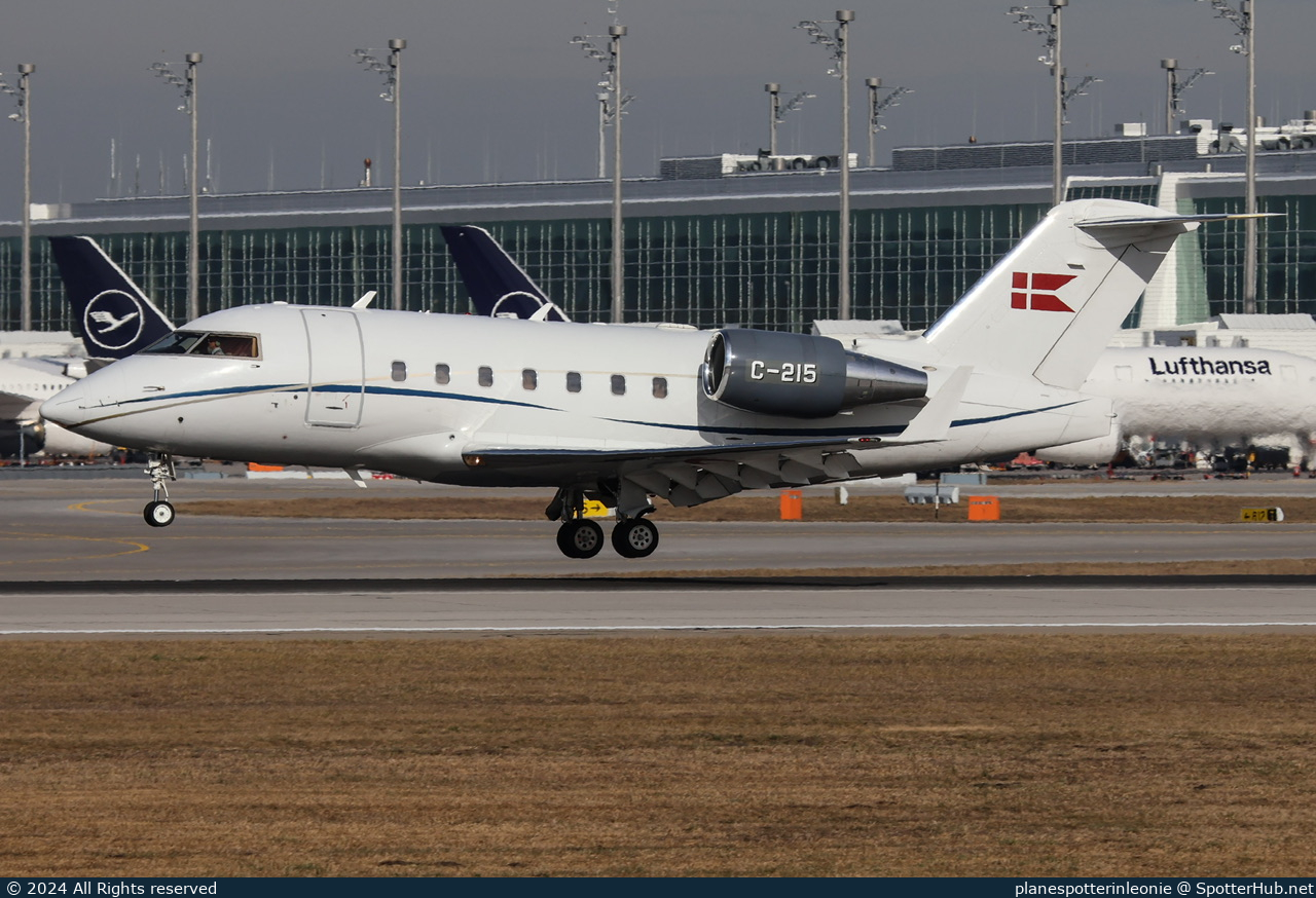 Photo of C-215 - Bombardier Challenger 604 operated by Royal Danish Air Force