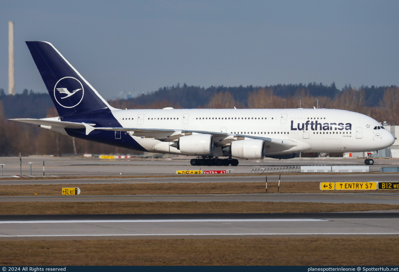Photo of D-AIMK - Airbus A380-841 operated by Lufthansa