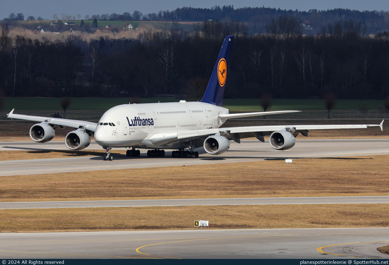 Photo of D-AIMM - Airbus A380-841 operated by Lufthansa