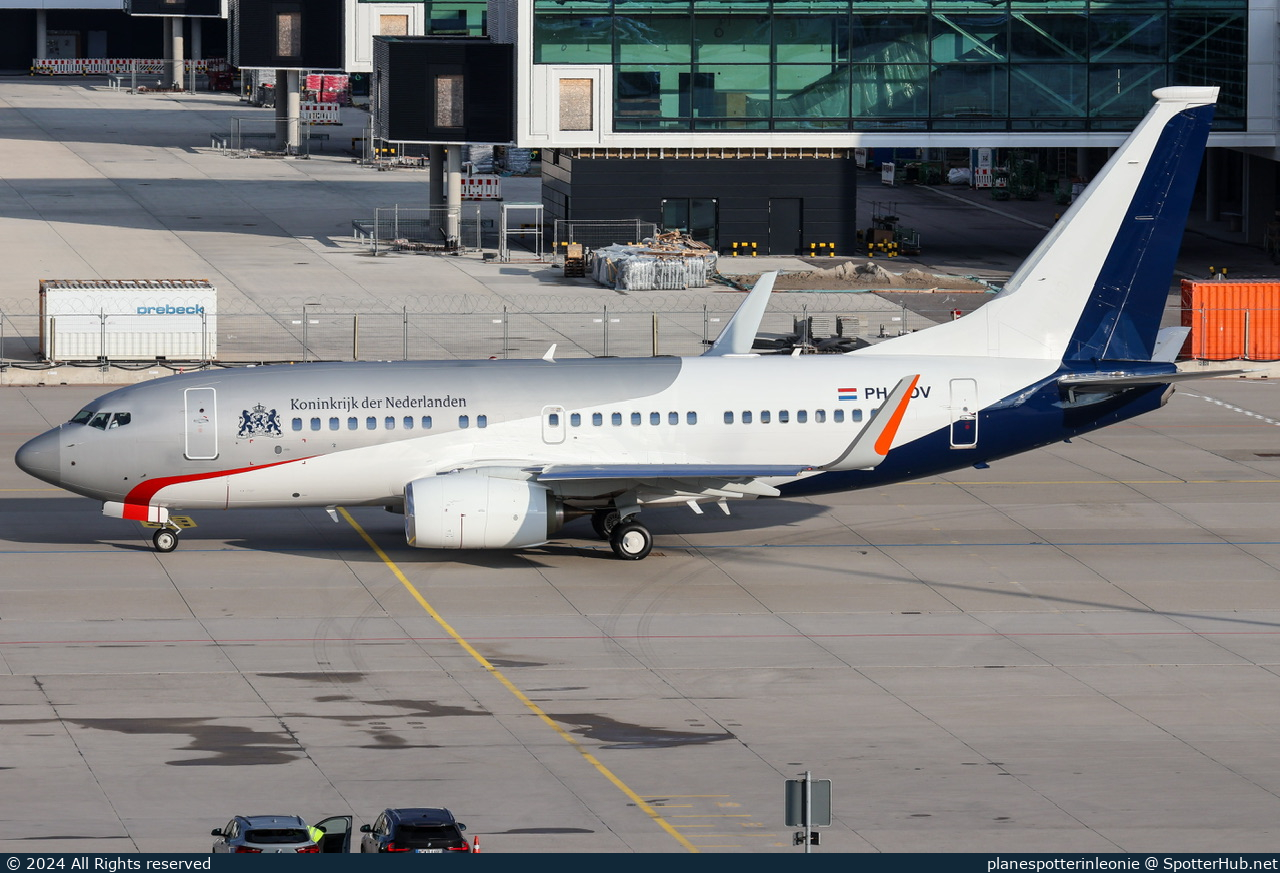 Photo of PH-GOV - Boeing 737-700(BBJ) operated by Government of the Netherlands