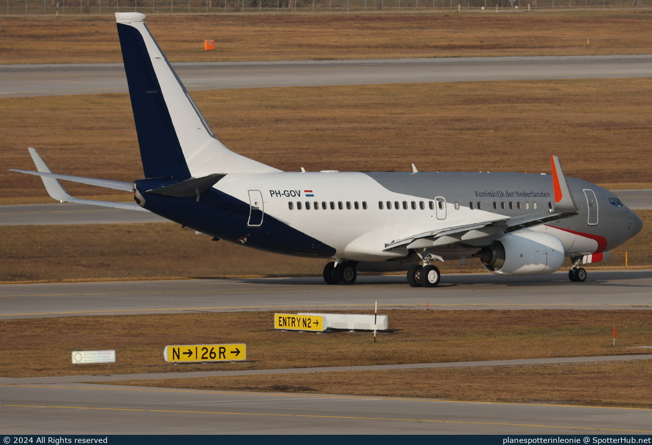 Photo of PH-GOV - Boeing 737-700(BBJ) operated by Government of the Netherlands